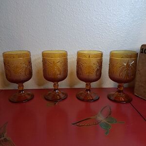 Vintage Tiara Exclusive original box 1970's Daisy Sandwich Amber Glass, set of 4